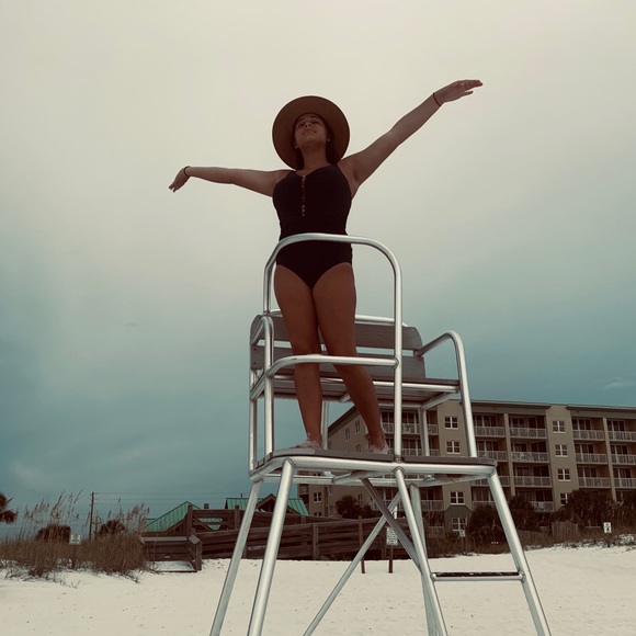 Meet your Posher, Daniela - Picture 1 of 1